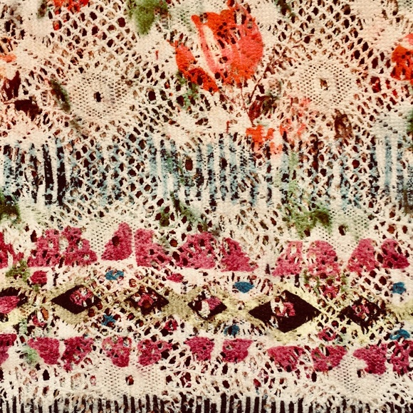 Mesh Hi-Lo Top - Picture 3 of 3